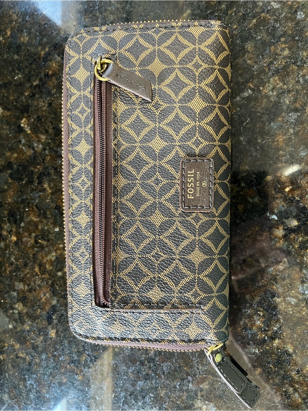 Fossil Brown Monogram Diamond Zip Around Clutch Wallet Vintage Classic Retro
